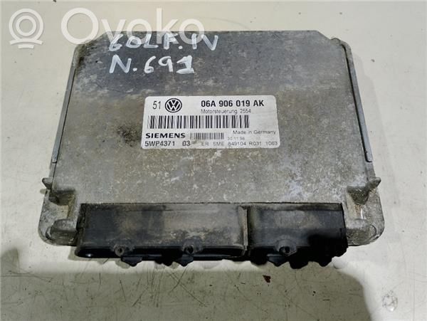 Volkswagen Golf V Engine control unit/module ECU 
