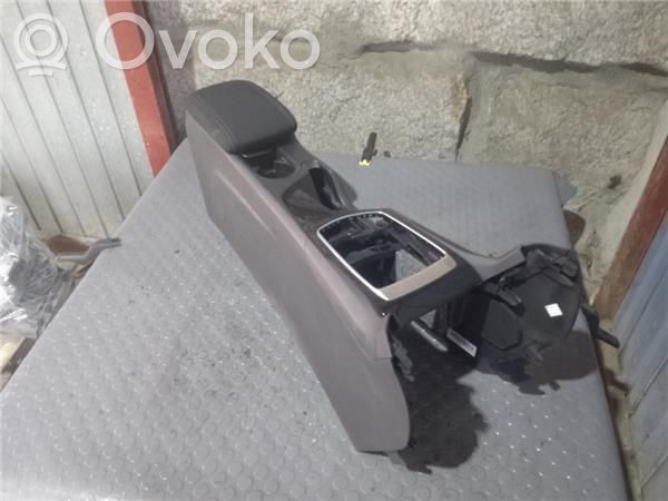 Peugeot 308 Espacio portaobjetos/reposabrazos 