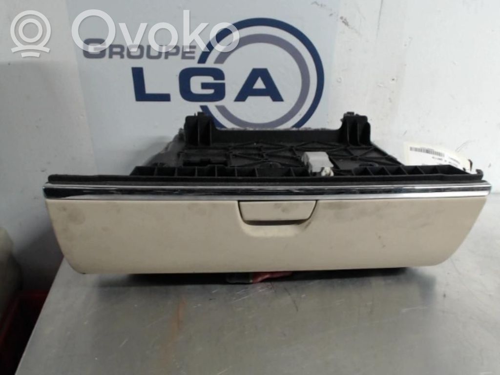 Citroen C6 Daiktadėžės (bordačioko) komplektas 