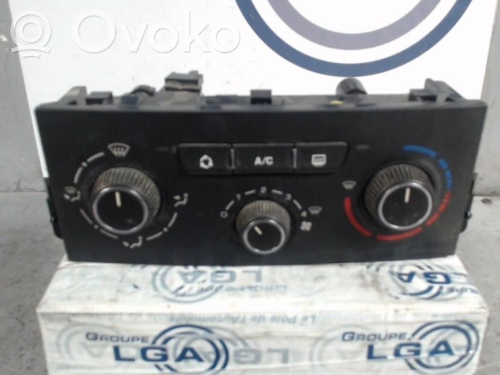 Peugeot 207 Climate control unit 