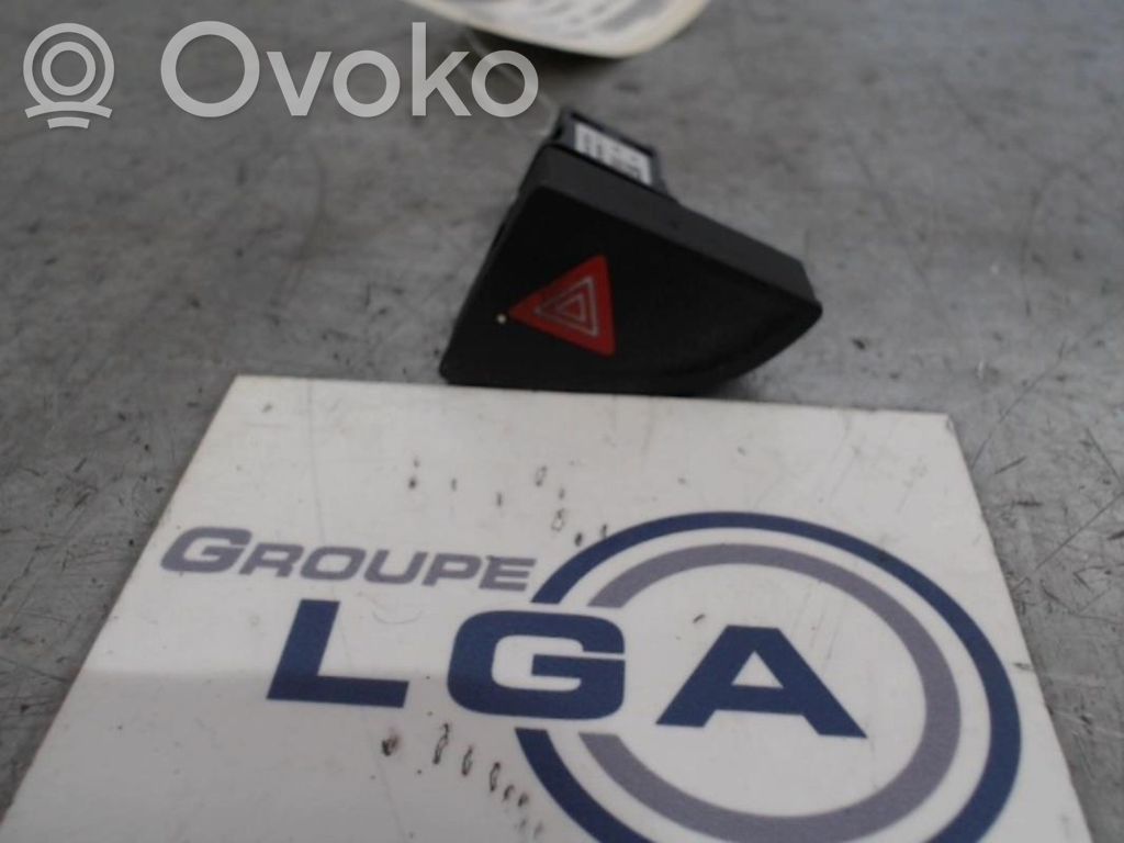 Botón interruptor de luz de peligro   649054