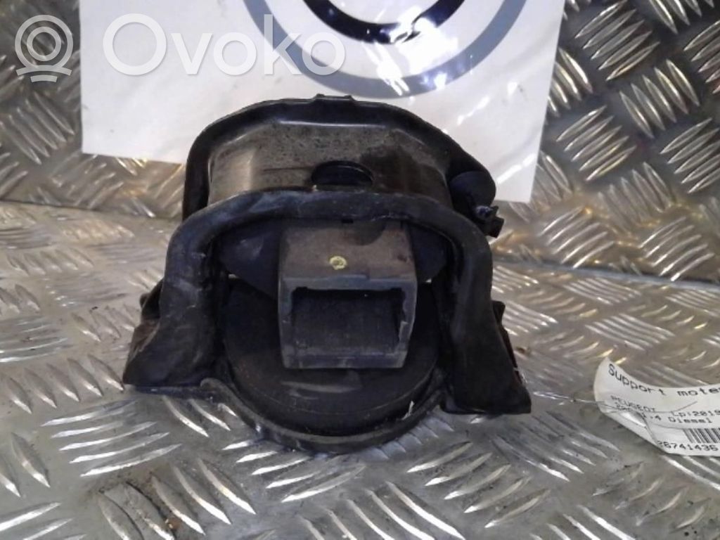 Peugeot 208 I Engine mount bracket 