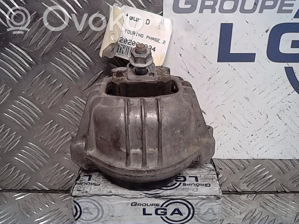 BMW 3 E90 E91 Engine mount bracket 