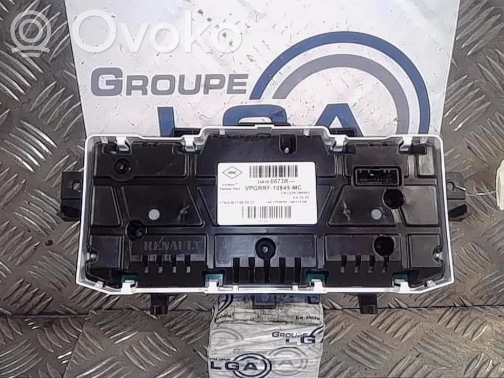 Renault Captur Speedometer (instrument cluster) 