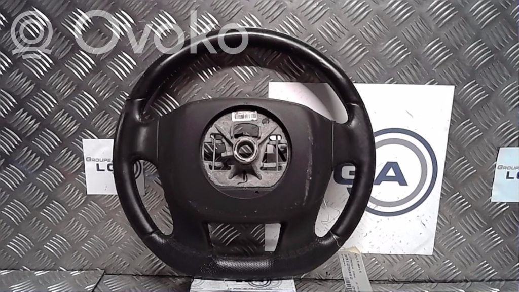 DS Automobiles 4 Steering wheel 