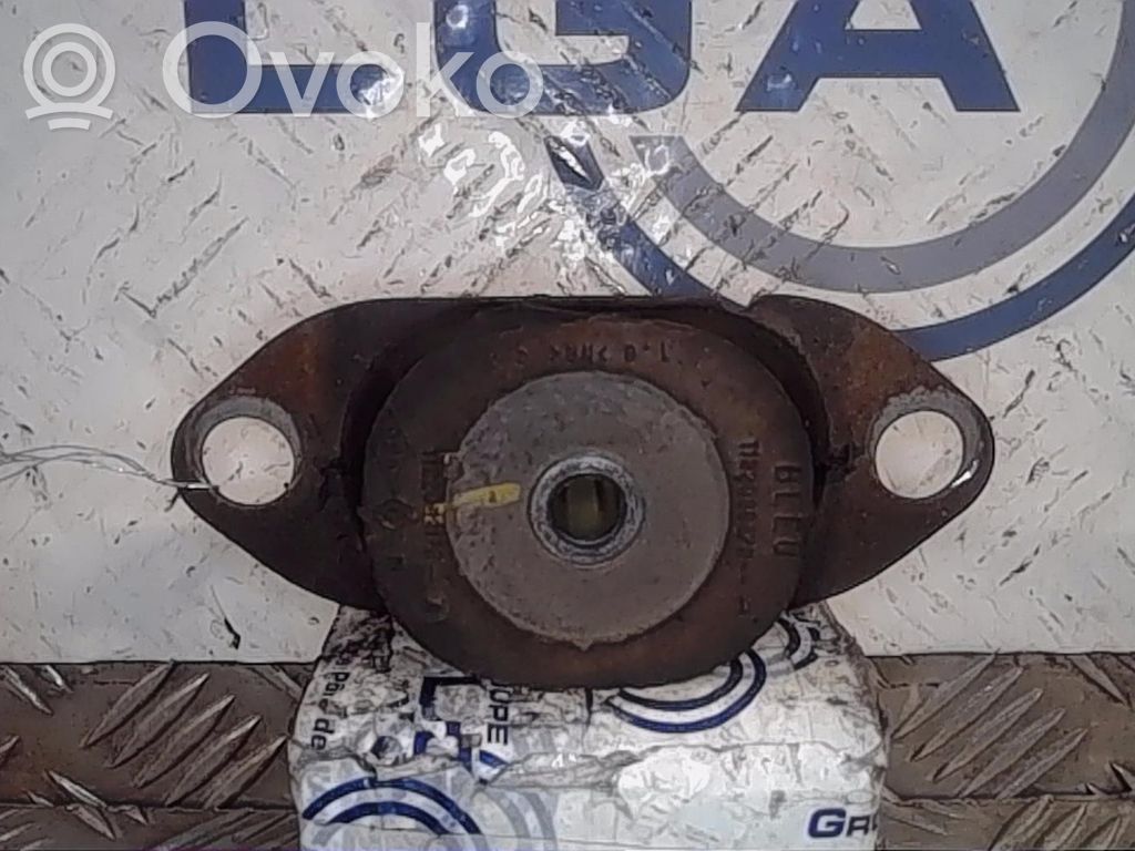 Engine mount bracket   8200805803
