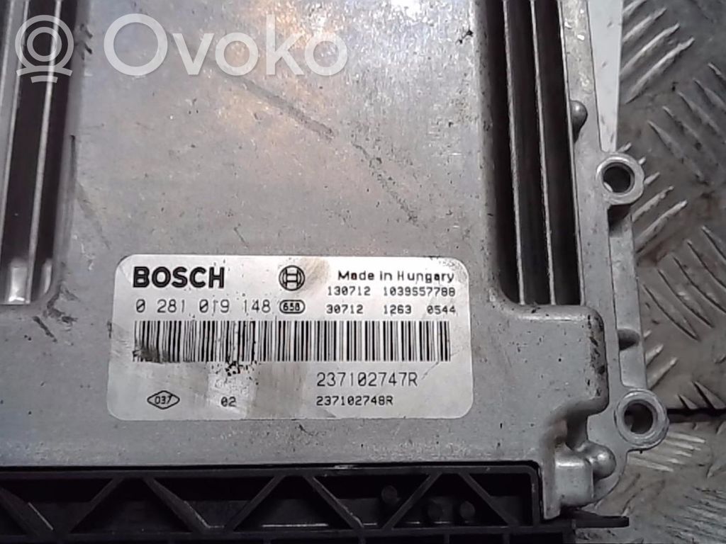 Renault Clio IV Engine control unit/module 