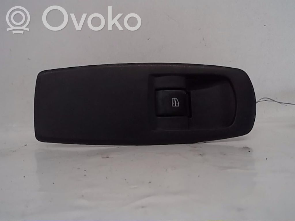 Electric window control switch   25411JY00A