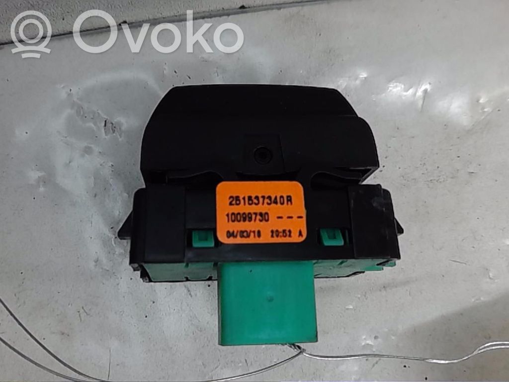 Renault Twingo III Otros interruptores/perillas/selectores 