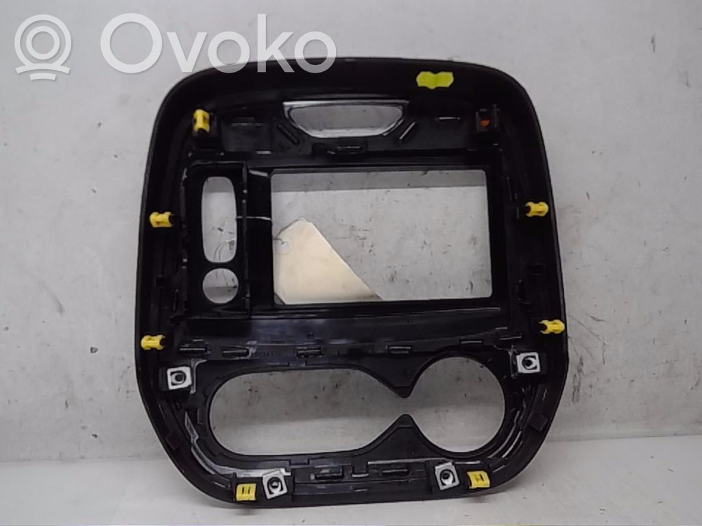 Renault Captur Radio/GPS head unit trim 