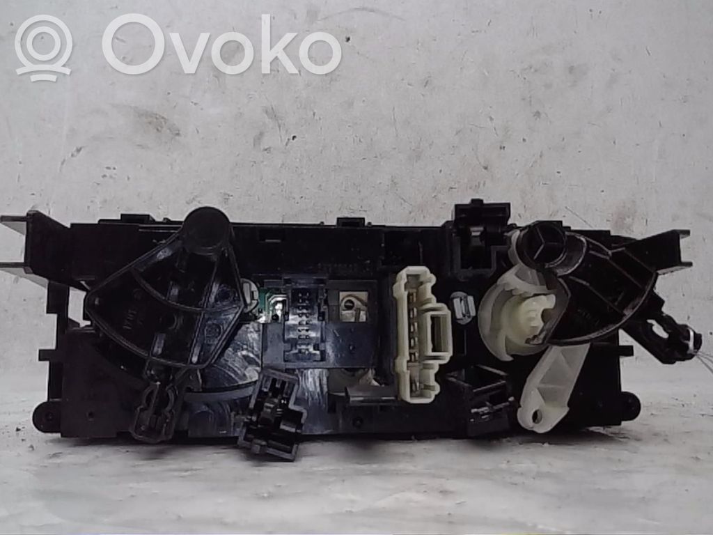 Peugeot 207 Climate control unit 