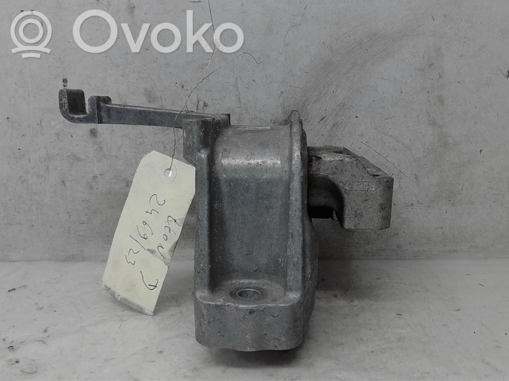 Engine mount bracket   04C199207AD
