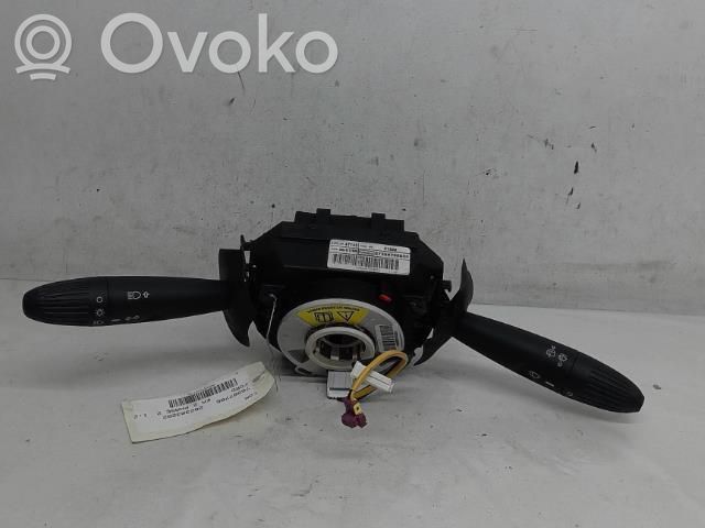 Ford Ka Commodo, commande essuie-glace/phare 