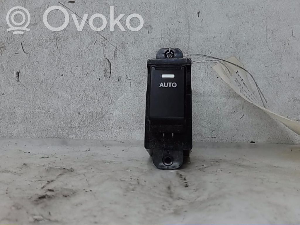 KIA Sorento Electric window control switch 