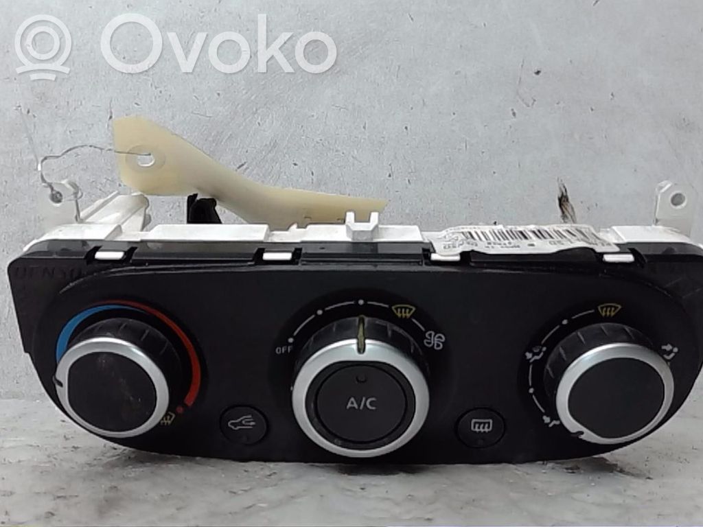 Renault Clio IV Climate control unit 