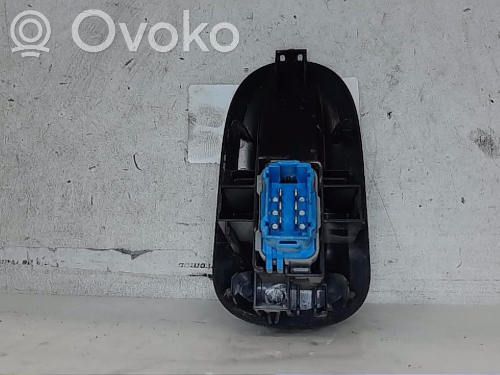 Opel Movano B Electric window control switch 