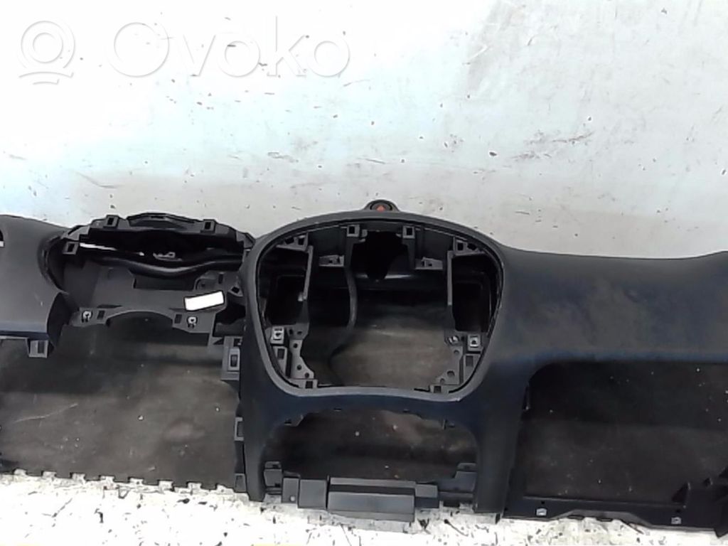 Nissan Juke I F15 Deska rozdzielcza 