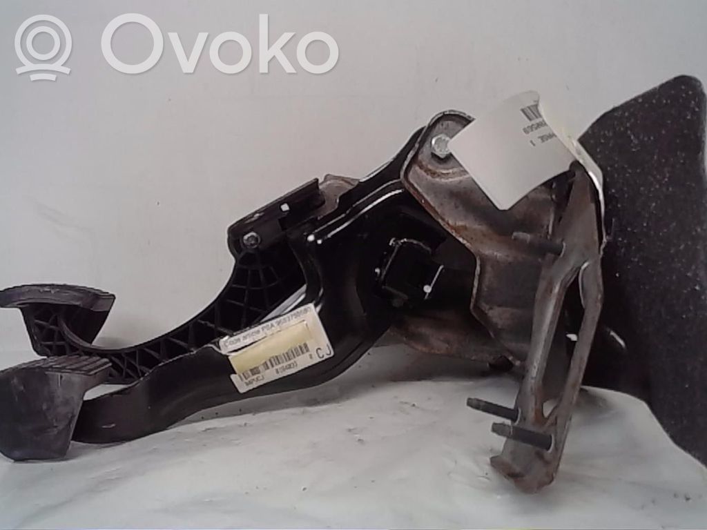 Peugeot 208 I Conjunto de pedal 