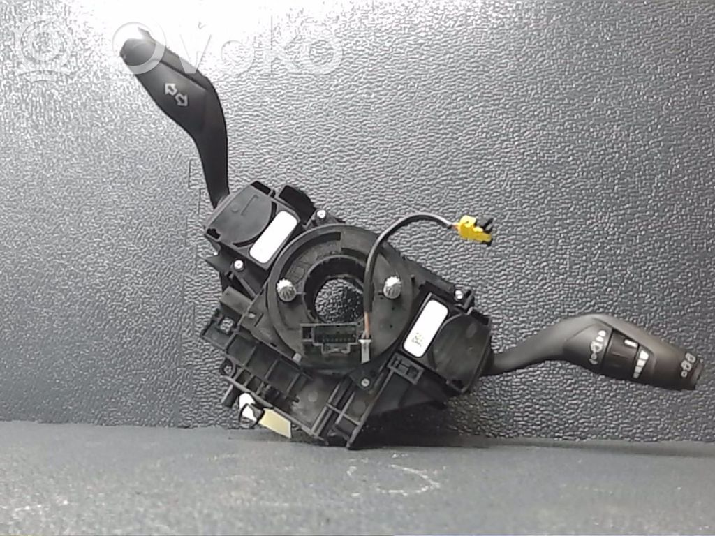 Ford Focus Pyyhkimen/suuntavilkun vipukytkin 