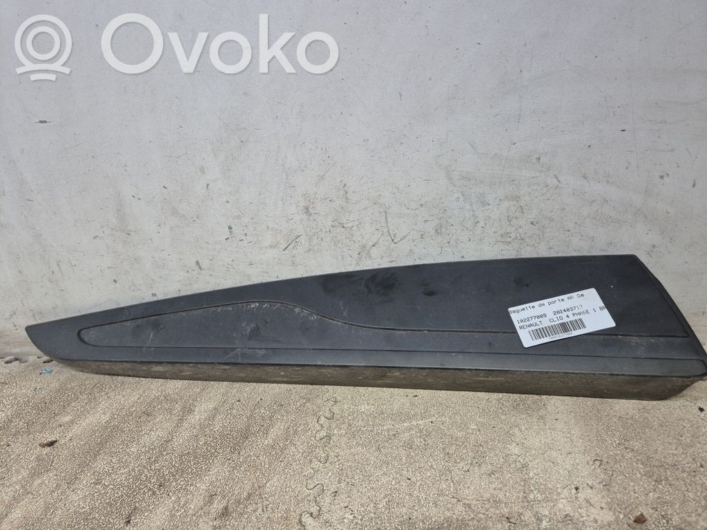 Renault Clio IV Listwa drzwi tylnych 