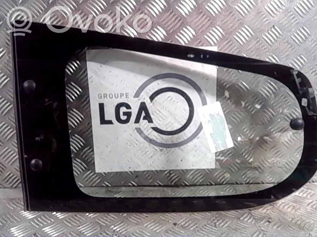 Geam lateral spate   833071748R