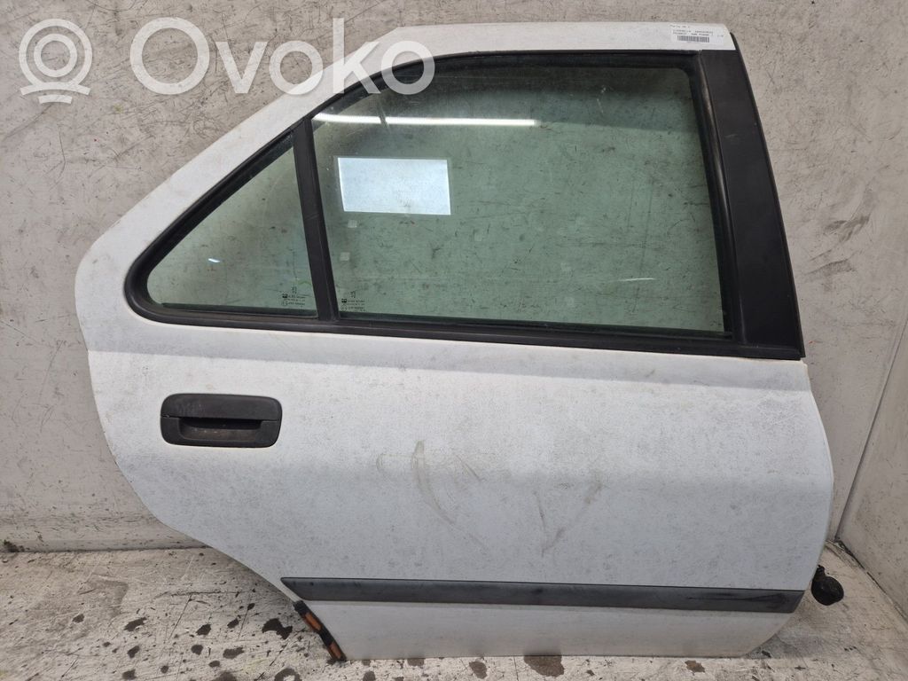 Peugeot 406 Puerta trasera 