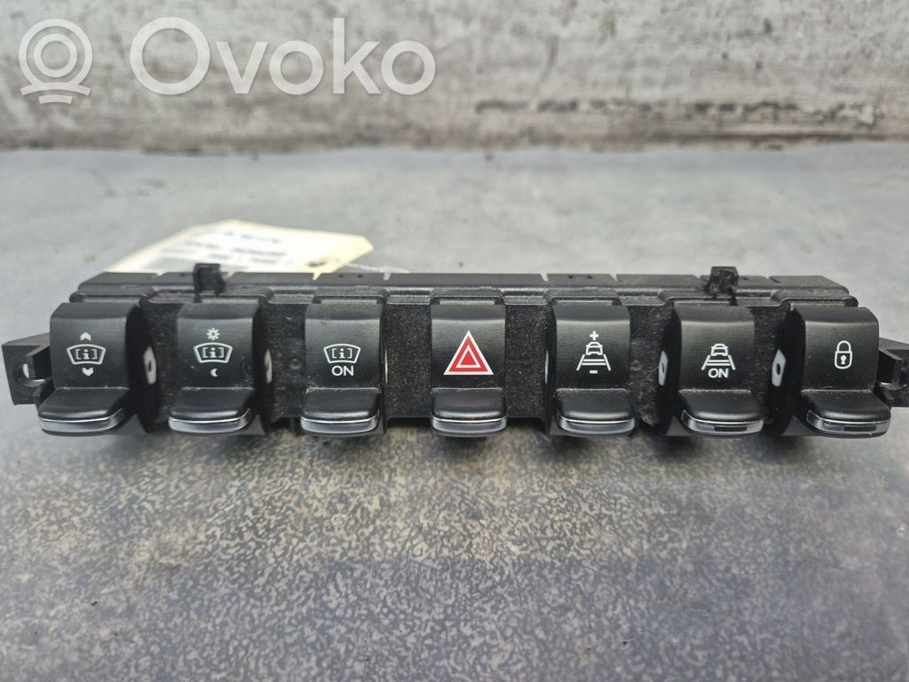 Peugeot 3008 I Interruttore luci di emergenza 