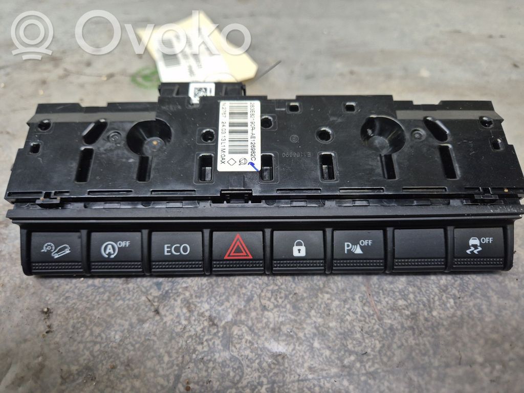 Dacia Duster II Botón interruptor de luz de peligro 