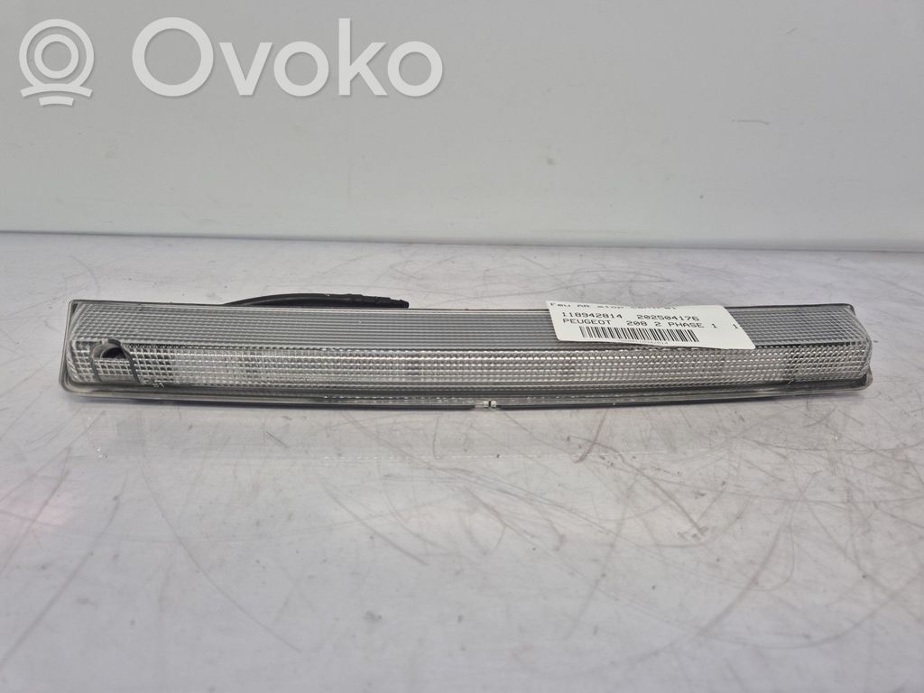 Peugeot 208 II Third/center stoplight 