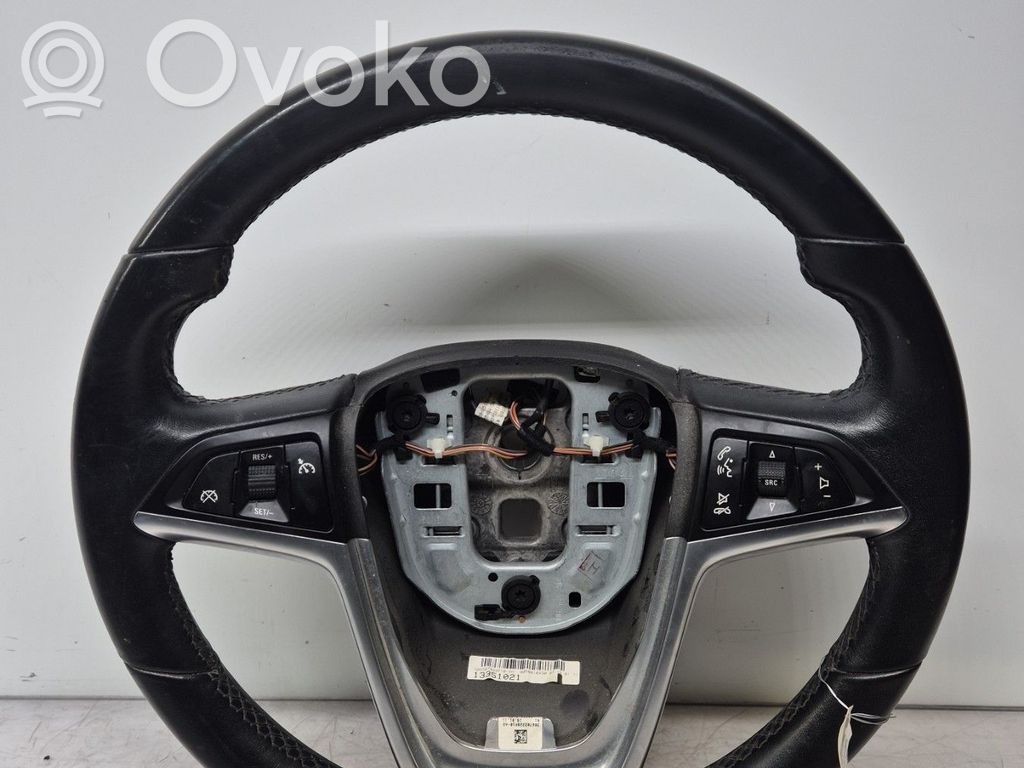 Opel Astra J Ohjauspyörä 