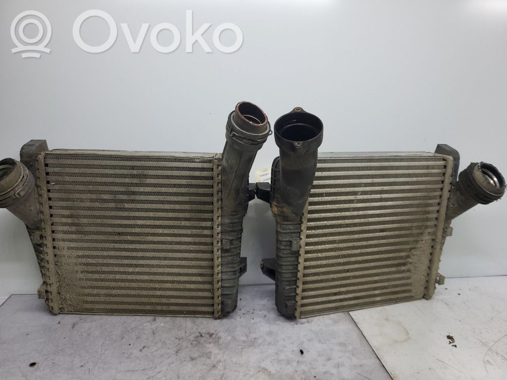 Audi Q7 4L Interkūlerio radiatorius 