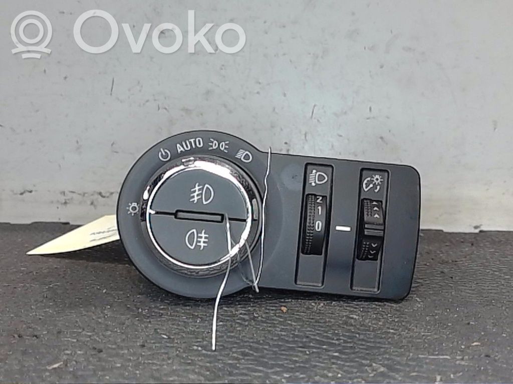 Chevrolet Trax Light switch 