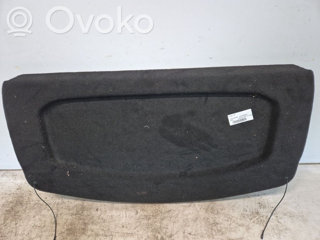 Opel Crossland X Hattuhylly 