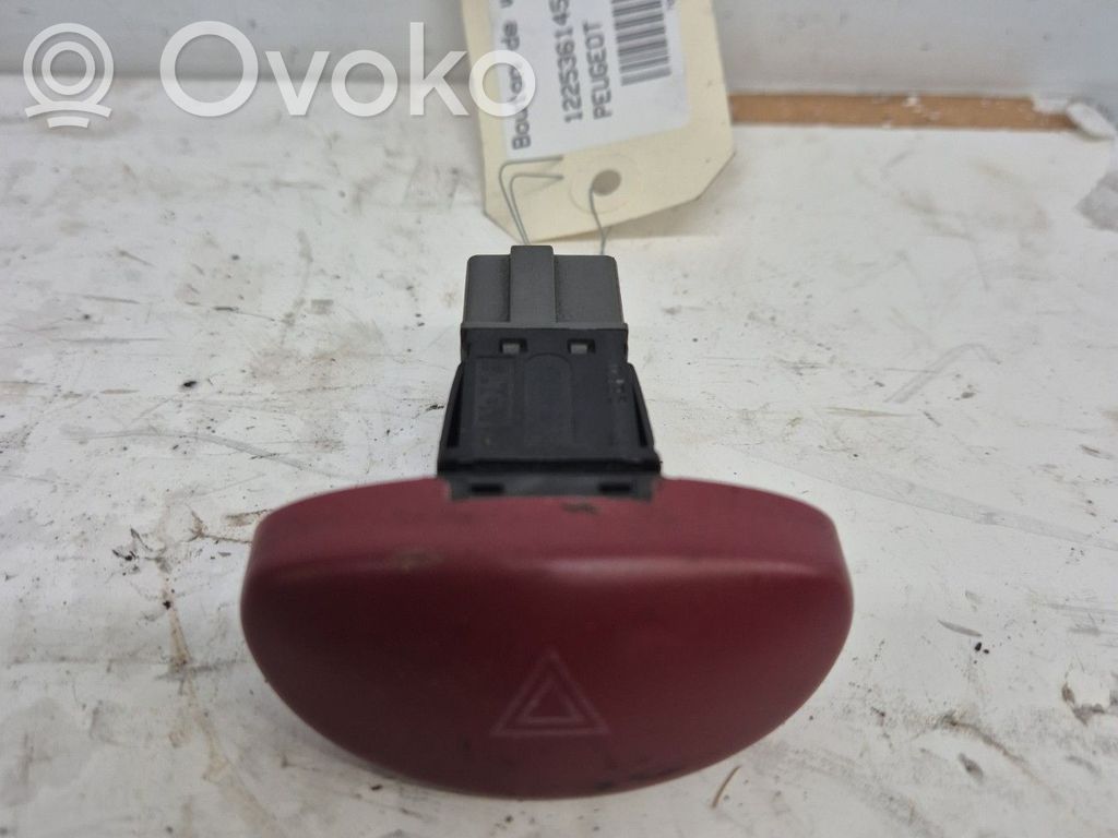Botón interruptor de luz de peligro   6552YC