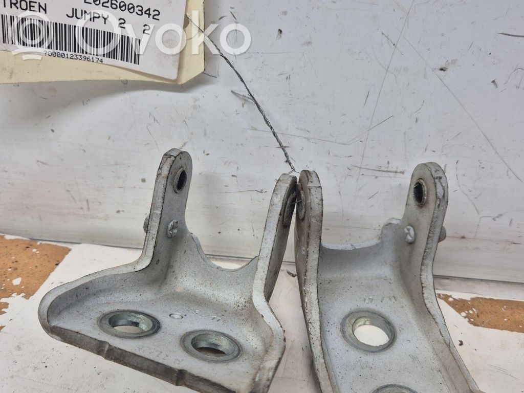 Front door upper hinge   00009035T0