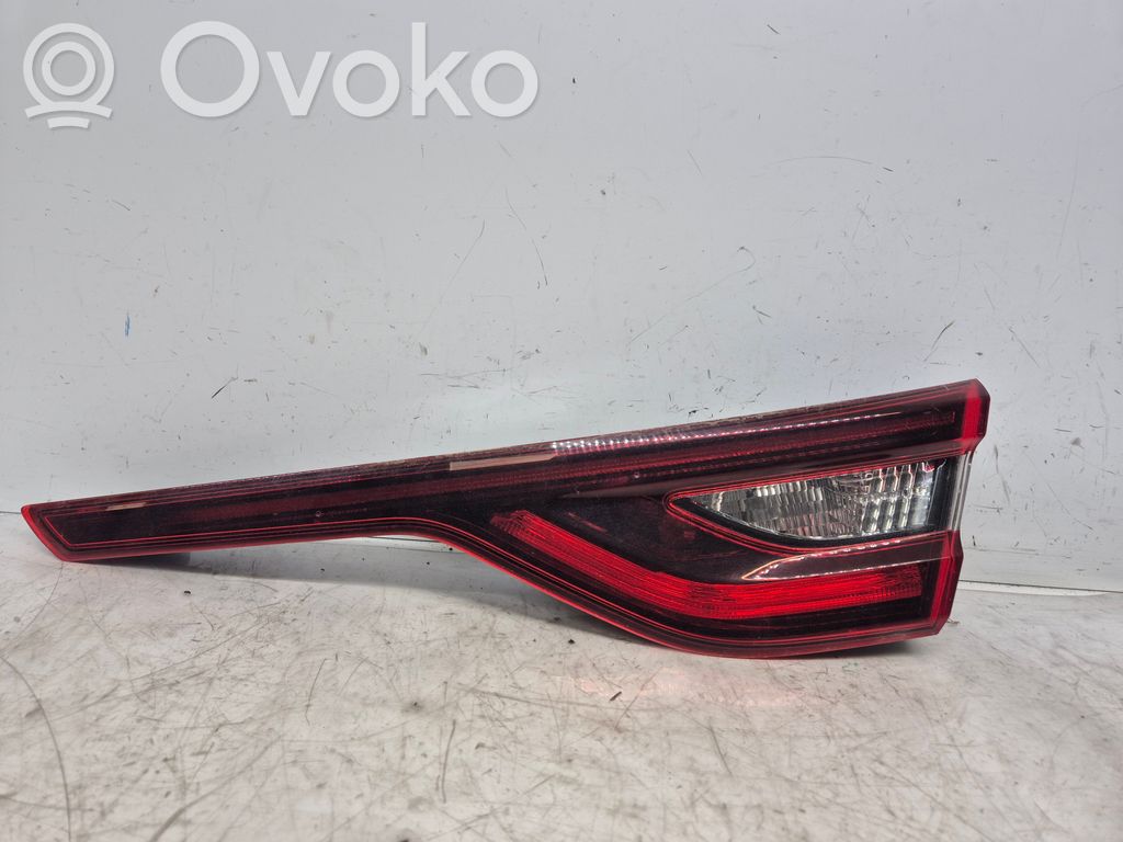 Renault Talisman Aizmugurējais lukturis pārsegā 