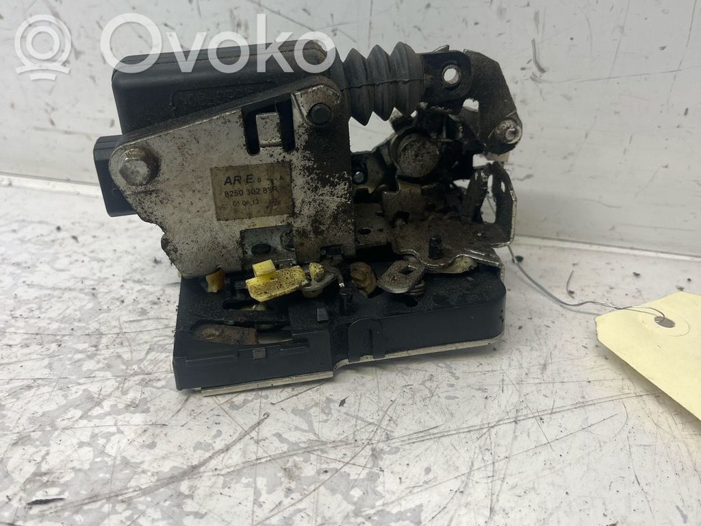 Dacia Duster Încuietoare ușă spate 