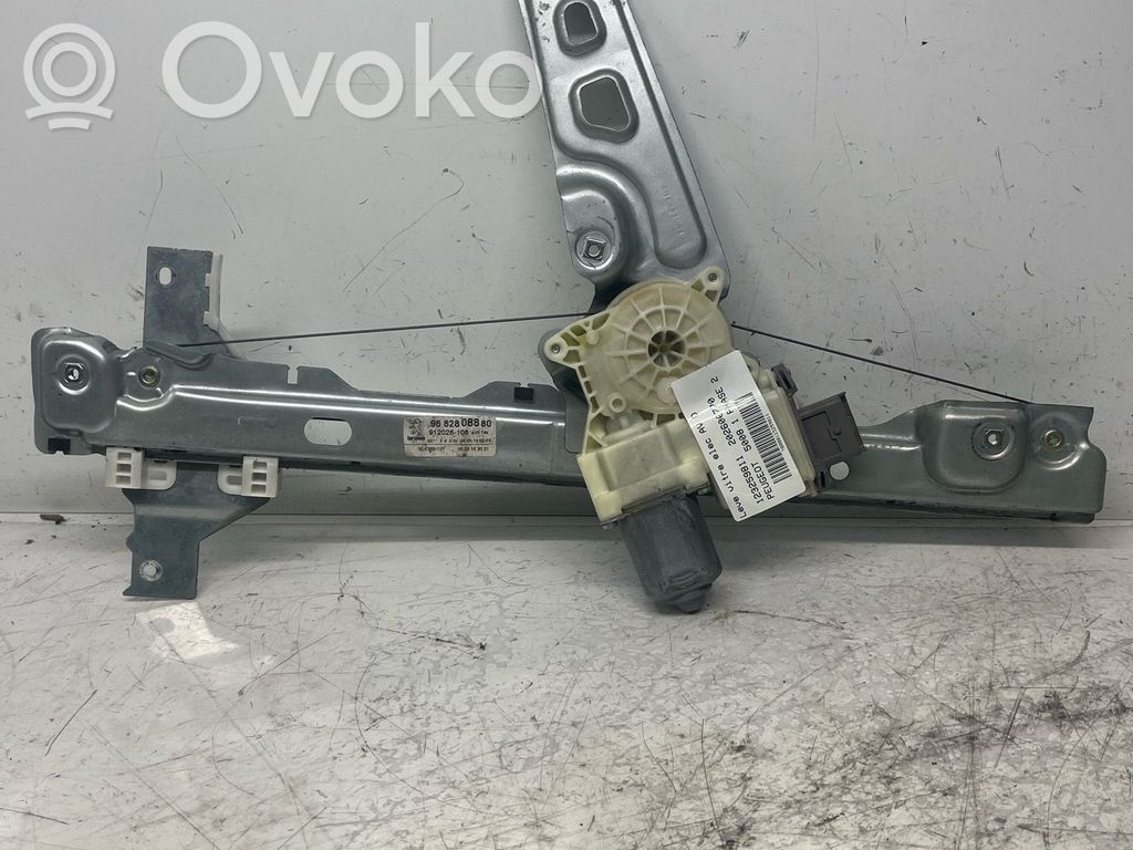 Peugeot 5008 Macara ușă față cu motor 