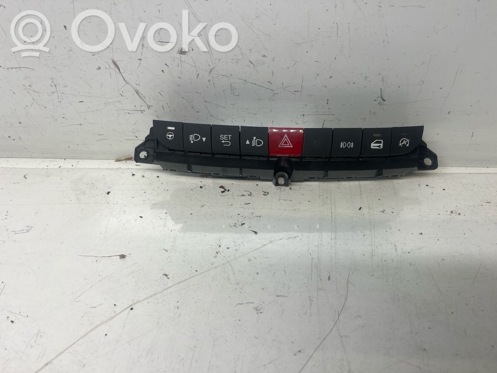 Fiat 500L Comutator lumini pericol 