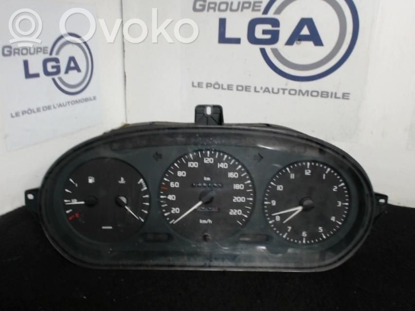 Renault Megane I Licznik / Prędkościomierz 