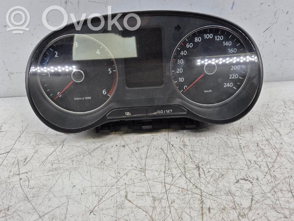 Volkswagen Polo V 6R Licznik / Prędkościomierz 