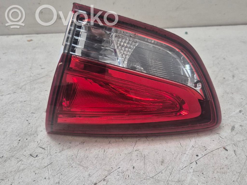 Renault Clio IV Luci posteriori del portellone del bagagliaio 