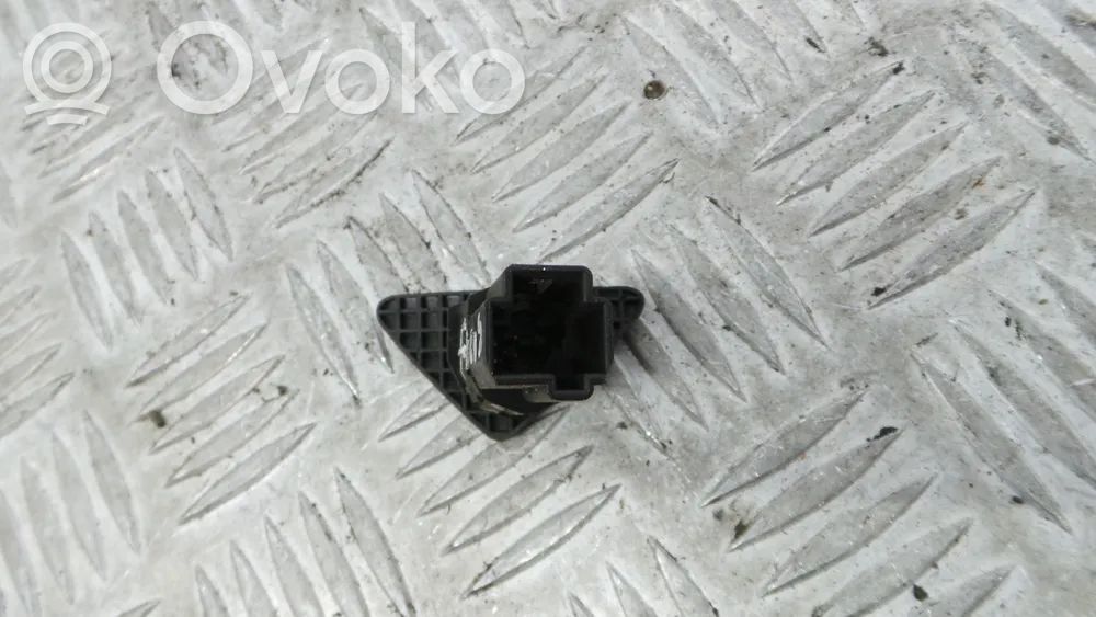 Tailgate/trunk control unit/module   98AG19B514AE