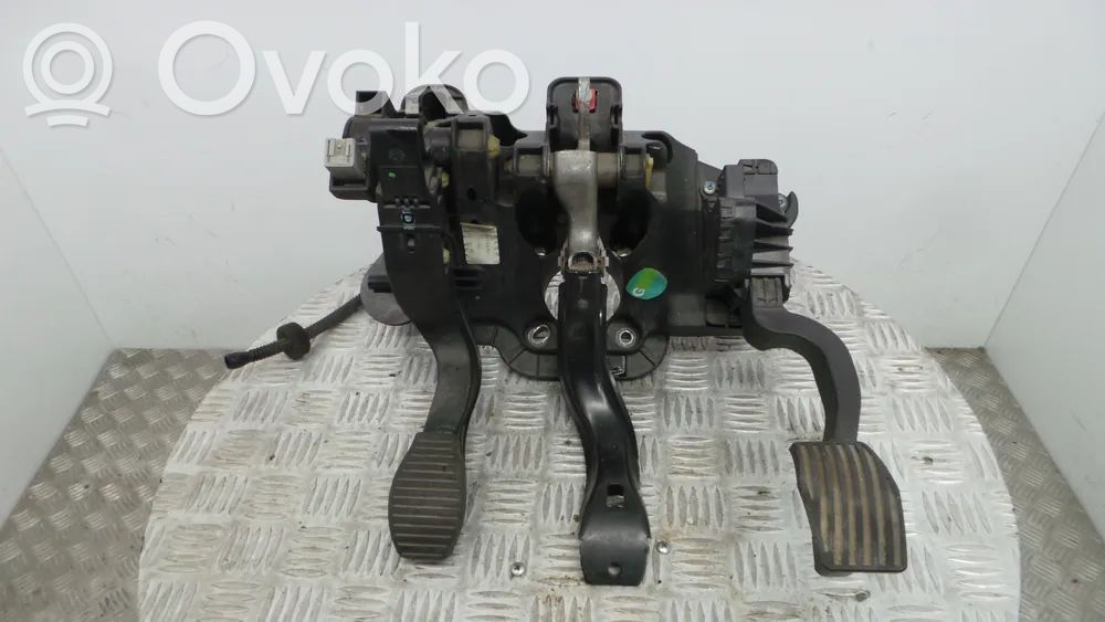 Opel Corsa D Jarrupolkimen anturin kytkin 