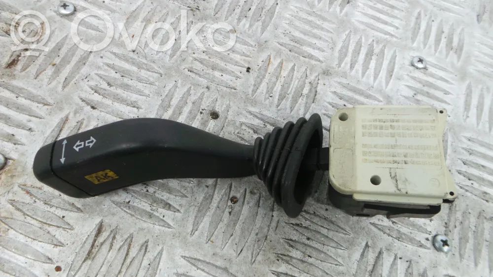 Opel Corsa B Manetka / Przełącznik kierunkowskazów 