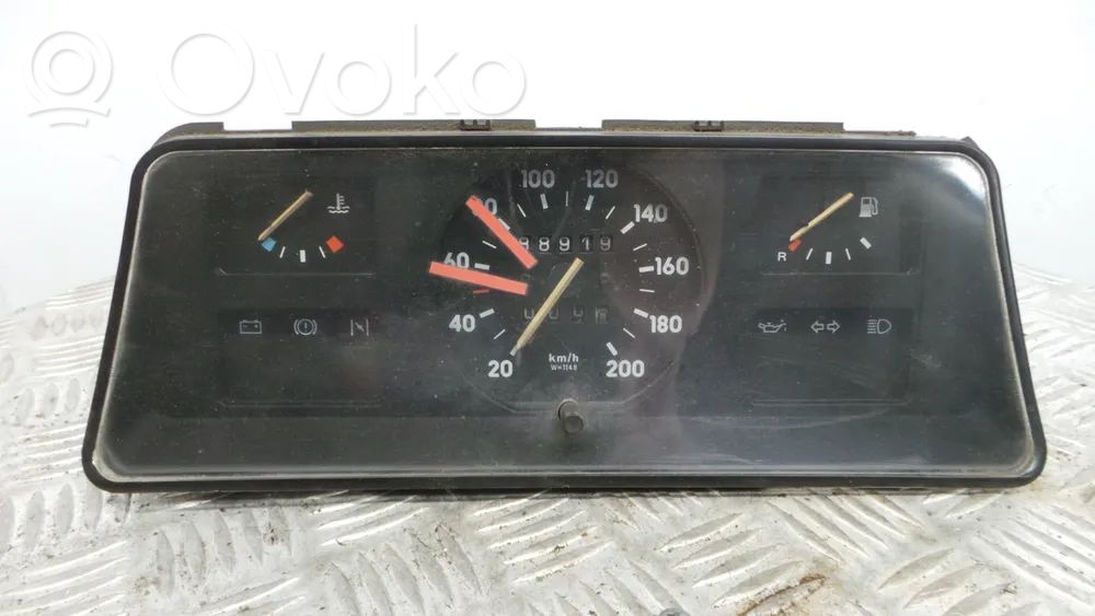 Opel Corsa A Spidometrs (instrumentu panelī) 