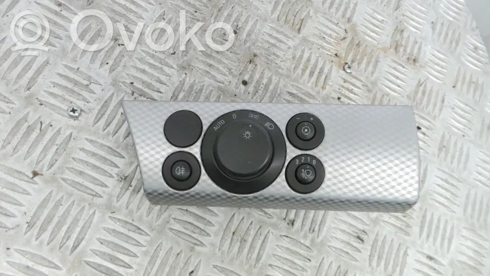 Opel Astra H Light switch 