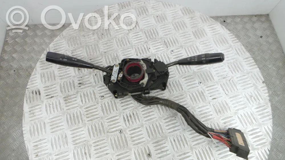 Toyota Corolla E110 Interrupteur d’éclairage 