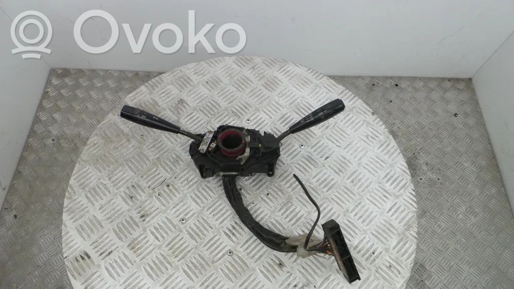 Toyota Corolla E10 Interrupteur d’éclairage 