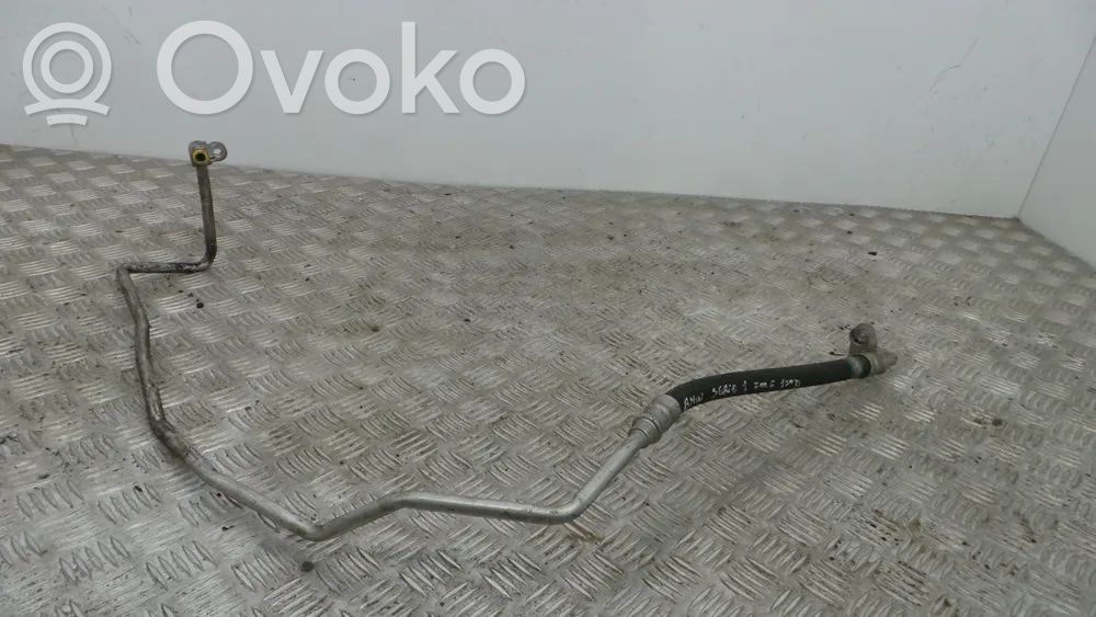 BMW 1 E82 E88 Ilmajousituksen letku 